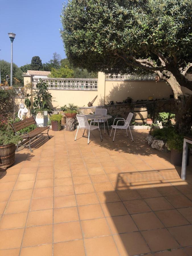 1R Pis Al Port-Terrassa I Jardi Daire Llança Dış mekan fotoğraf